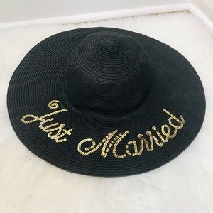 NWT Francesca’s Just Married black Floppy Beach hat
